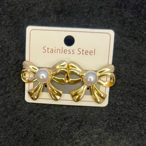 Home gold bow stainless steel stud earrings – medium size with pearl center
