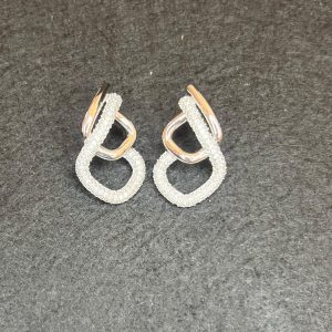 stainless steel studs colour: silver size: medium price: 900/=